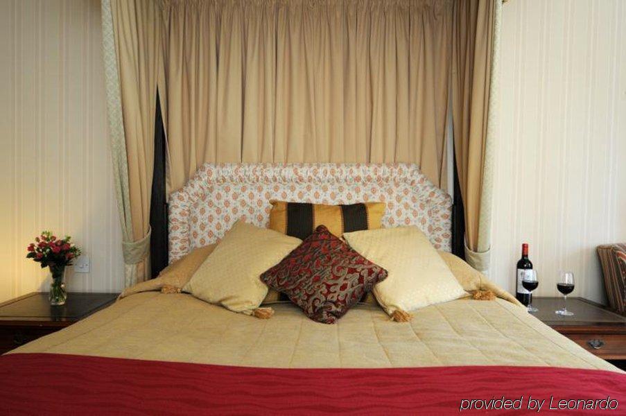 The Crown Manor House Hotel Линдхорст Номер фото